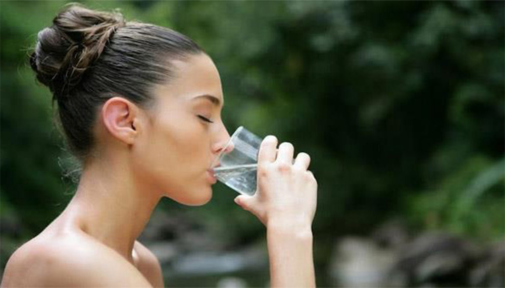 Будущий способ питья воды: зеленая революция генераторов воздушной воды»
    